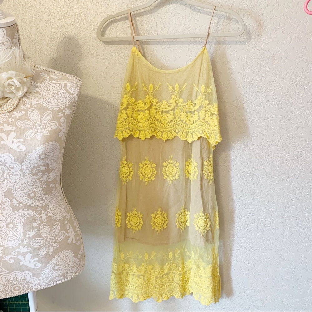 Flying Tomatoes Yellow Lace Nude Tiered semi Formal Dress